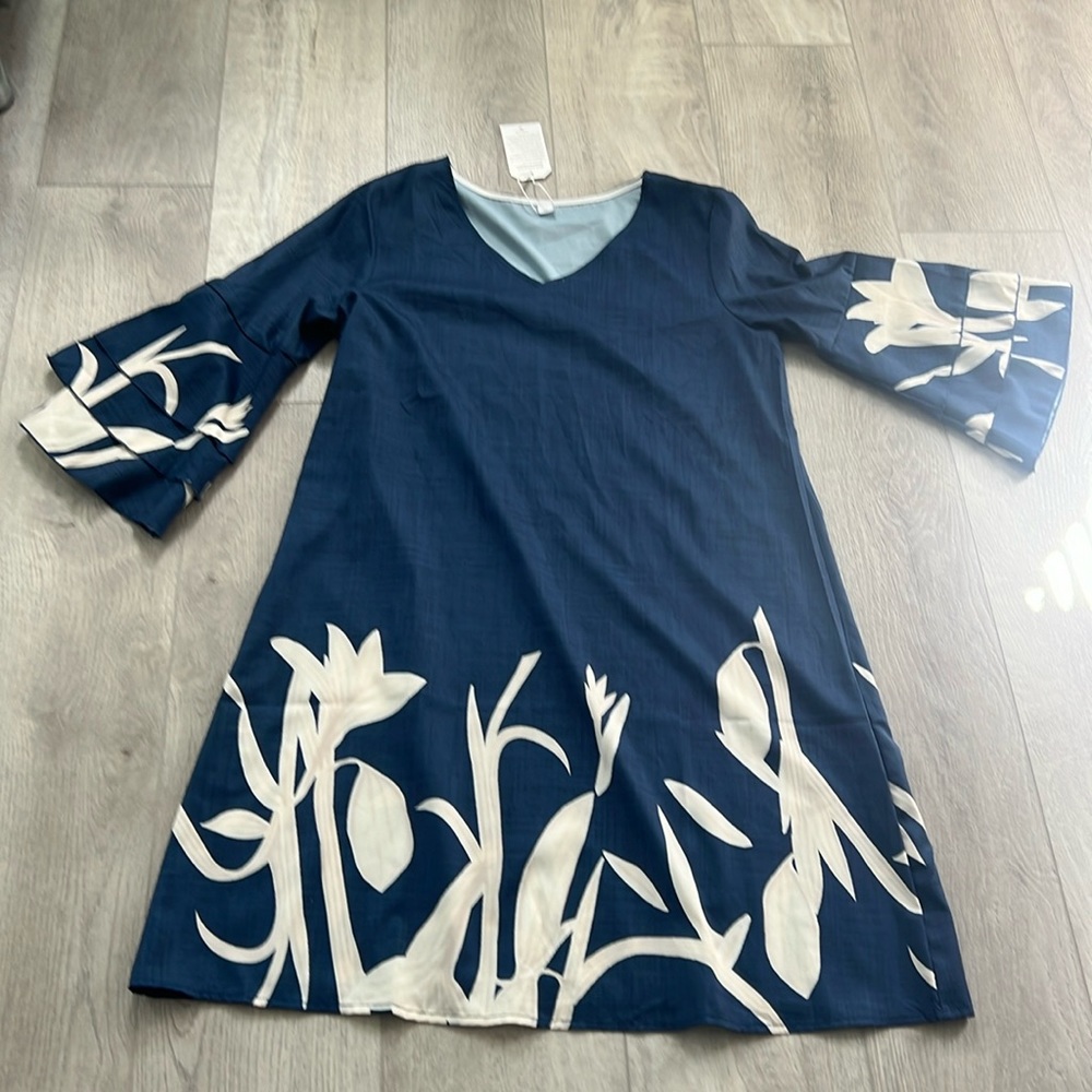 NWT women’s satin feel dress